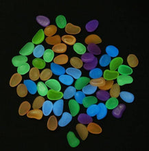 Load image into Gallery viewer, 100Pcs Glow In The Dark Garden Pebbles