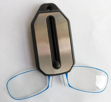 Load image into Gallery viewer, Portable Folding Reading Glasses